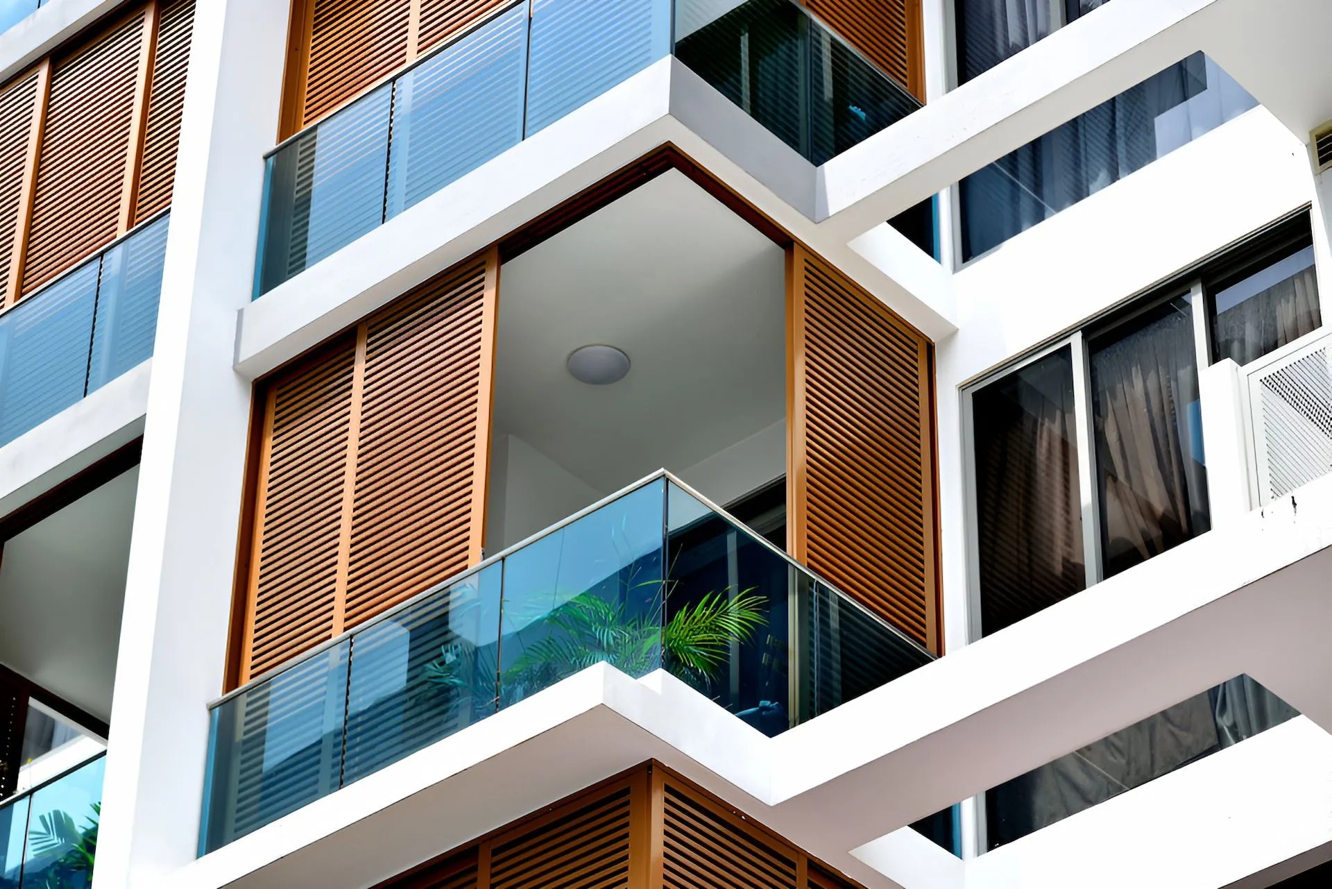 Glass balustrades on apartment balconies installed by All Hours Glass in the Shoalhaven